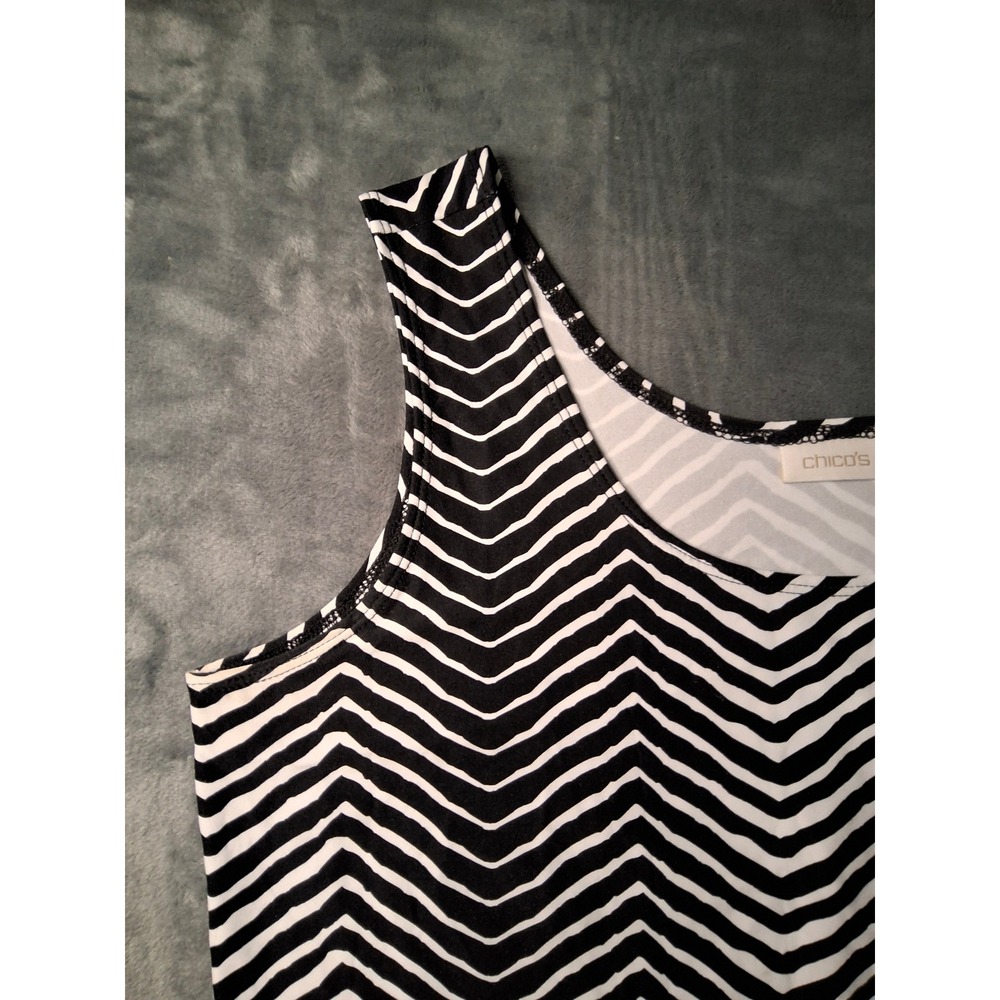 Chicos Tank Top Womens Size 2 Black White Chevron Zig Zag Scoop Neck Sleeveless - Picture 2 of 8